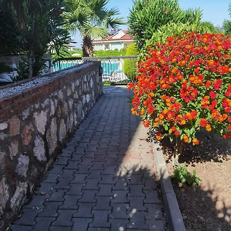 Bitur Park E5 3-bedroom With Shared Pool & *
