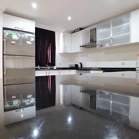 Bitur Park E5 3-bedroom With Shared Pool &