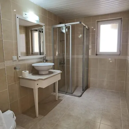 Bitur Park E5 3-bedroom With Shared Pool & Apartment *