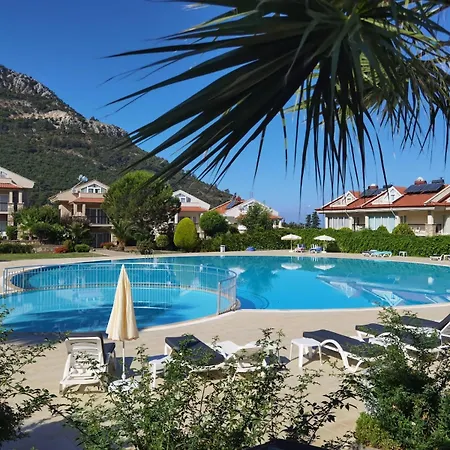 Bitur Park E5 3-bedroom With Shared Pool & Apartment