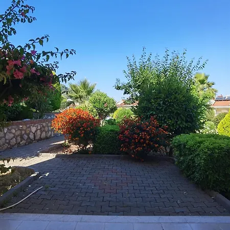Bitur Park E5 3-bedroom With Shared Pool & Apartment
