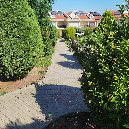 Bitur Park E5 3-bedroom With Shared Pool & * Fethiye