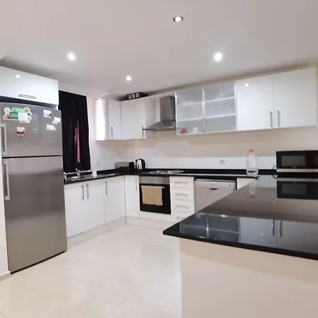 Bitur Park E5 3-bedroom With Shared Pool & * Fethiye